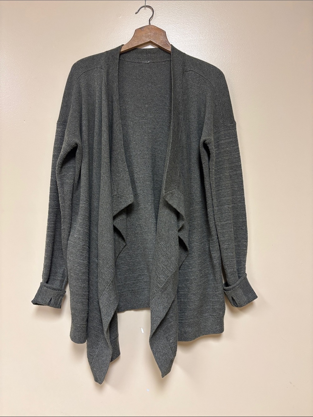 Lulukemon sweater